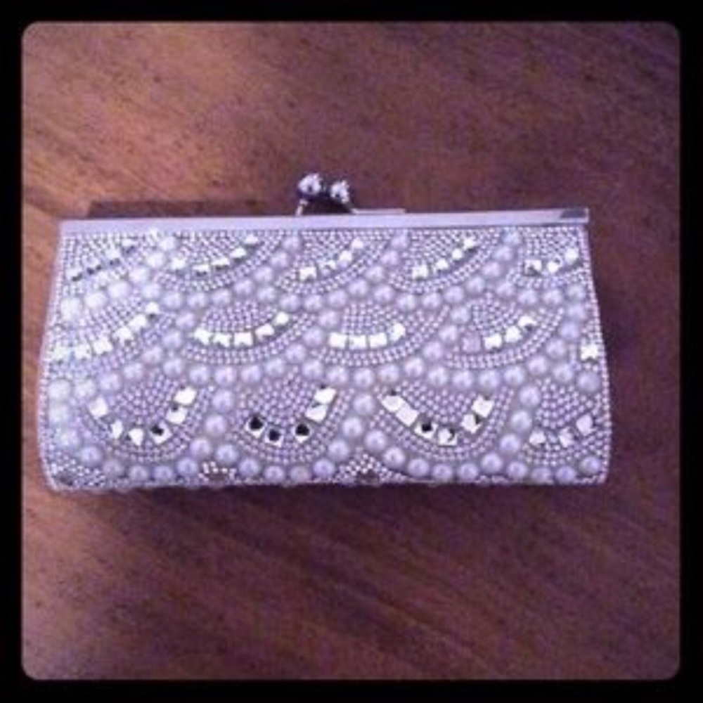 Pearl purse
